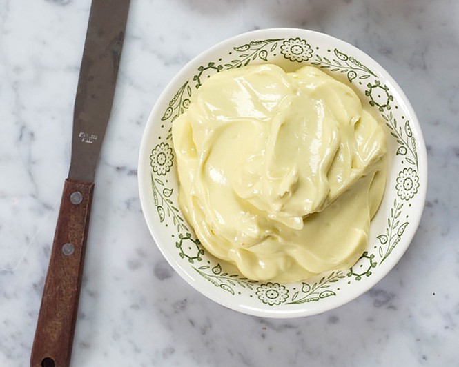 Super Easy Homemade Mayonnaise