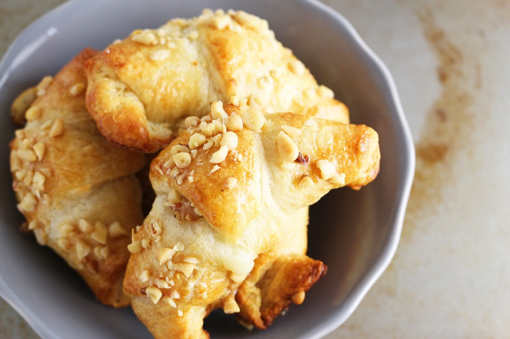 BACON AND CHEESE MINI CROISSANTS