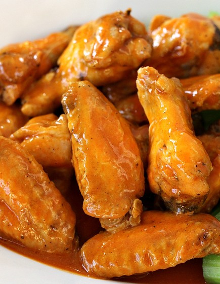 Baked Garlic Buffalo Wings | Tajinny.com