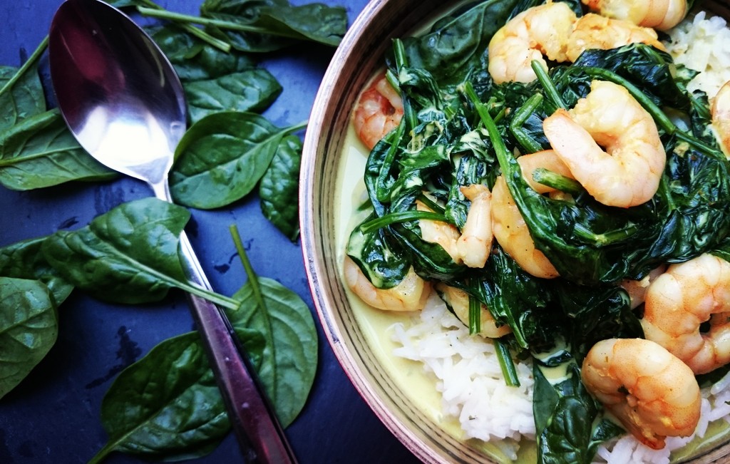 Garnelen Curry mit frischem Blattspinat | Tajinny.com