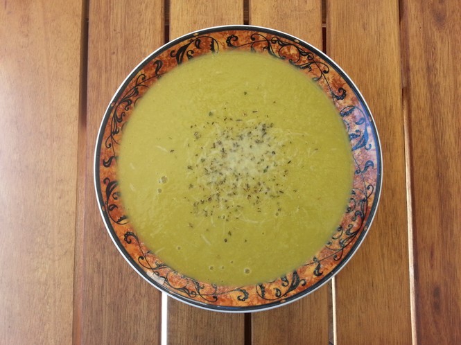 Asparagus Soup with Lemon and Parmesan | Tajinny.com