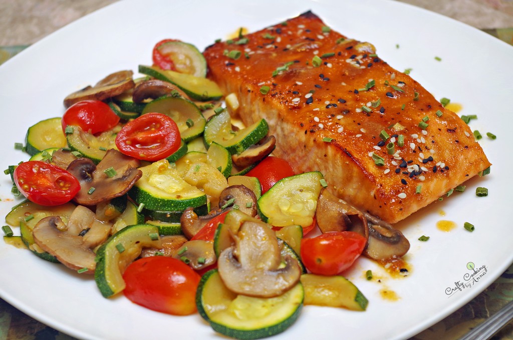 Teriyaki Broiled Salmon with Veggies!  Tajinny.com