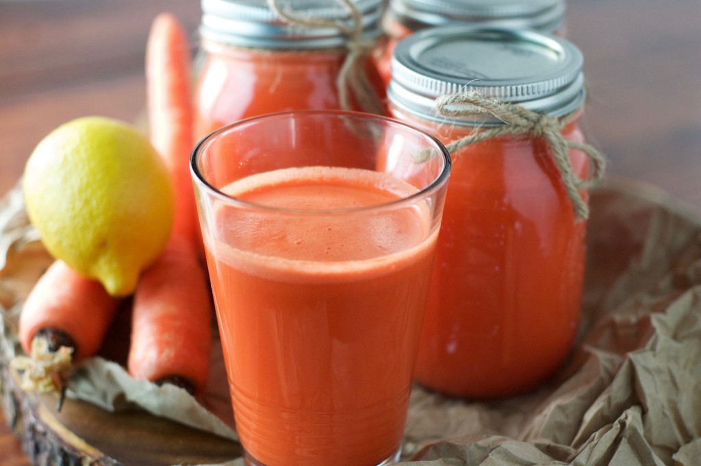 Carrot Apple and Lemon Juice