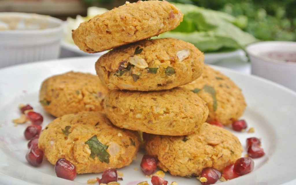 CHICKPEA AND PISTACHIO FALAFEL